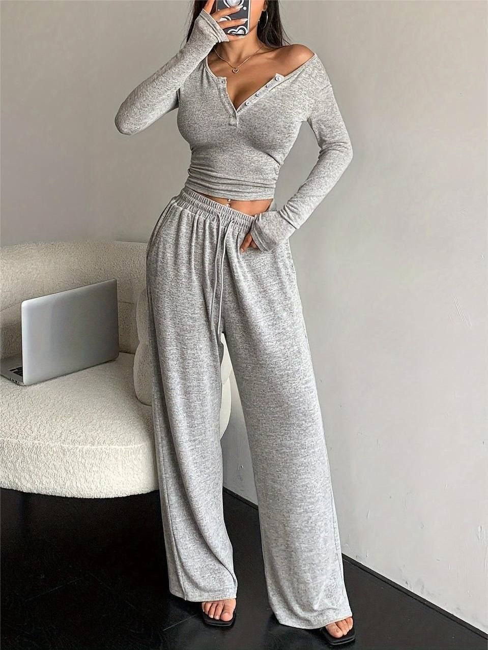 Düğme Detaylı Kayık Yaka Fitilli Crop & Takım Gri - Görsel 1