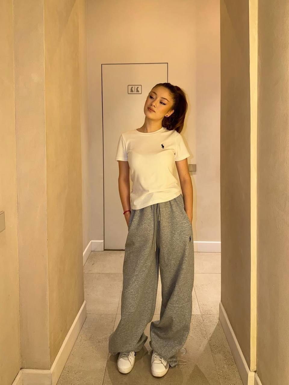 2'li Set Gri Eşofman Beyaz Tişört Set - Görsel 1