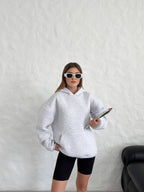 Kadın Gri Oversize Kapüşonlu Sweatshirt - Düşük Omuz Rahat Kesim Hoodie - Görsel 2