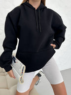 Kadın Siyah Oversize Kapüşonlu Sweatshirt - Düşük Omuz Hoodie - Görsel 2